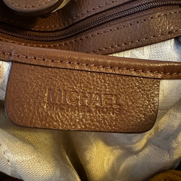 MK Bag - Very Clean - Picture 3 of 7